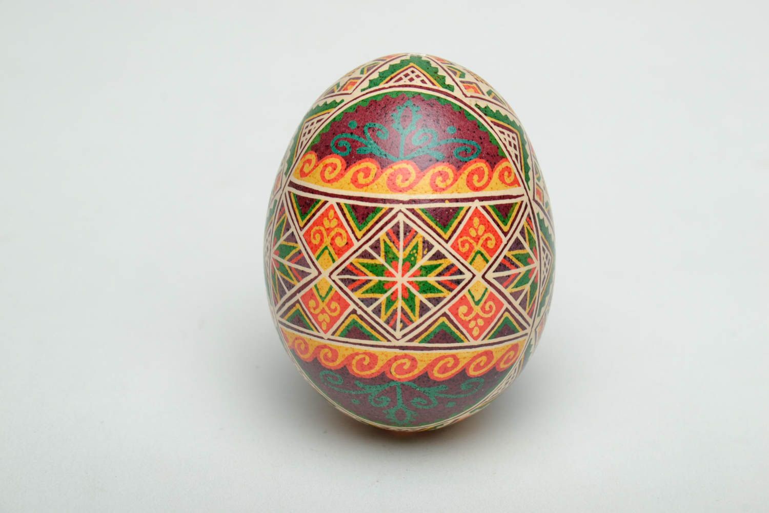 Huevo de Pascua decorado a mano foto 3