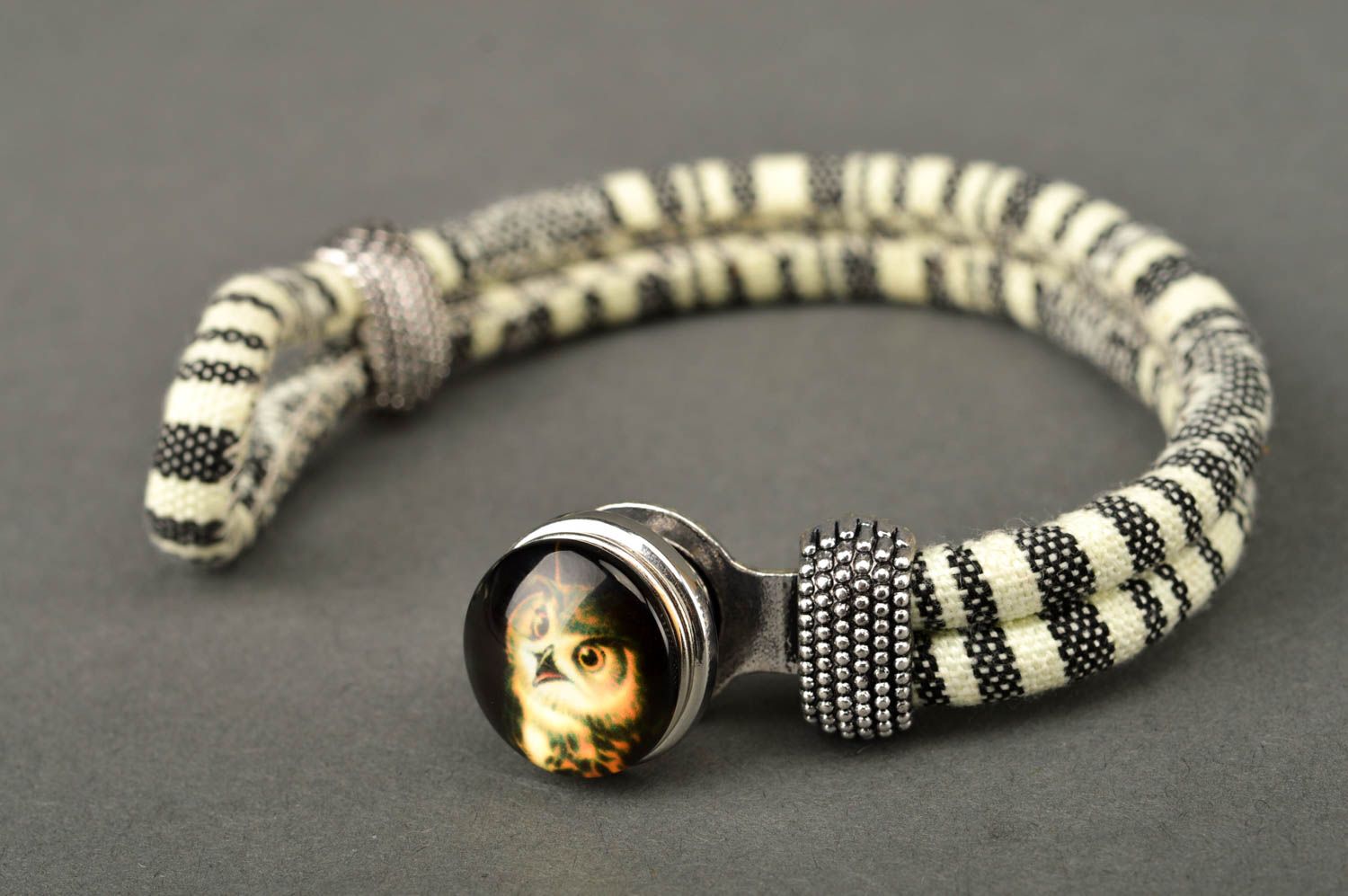 Bracelet tressé en coton Bijou fait main design avec hibou Cadeau pour femme photo 3