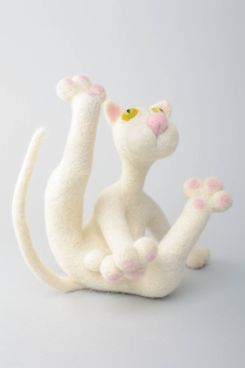 Валяная игрушка котик из войлока фото 3