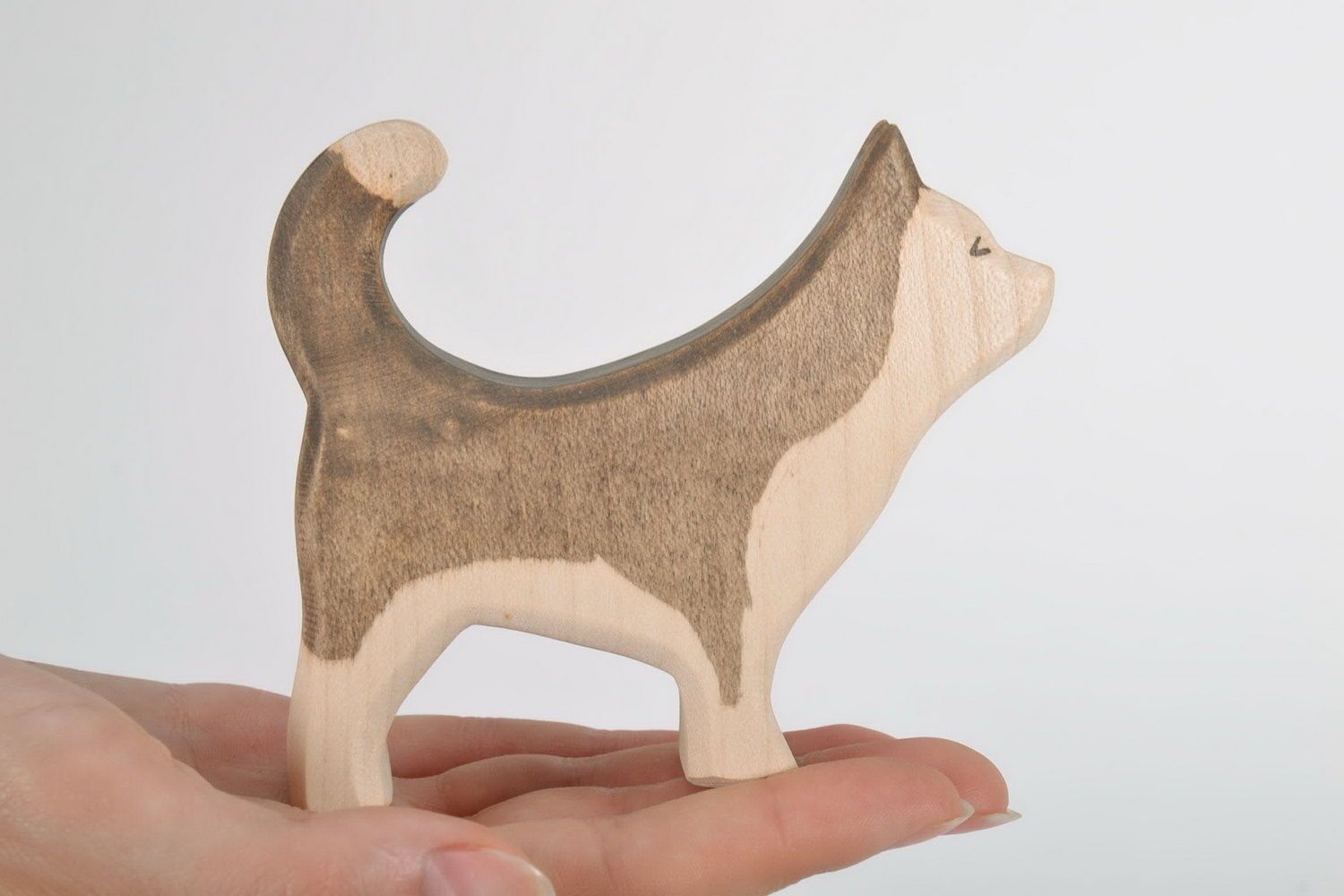 Figurine cut out from wood Husky photo 2