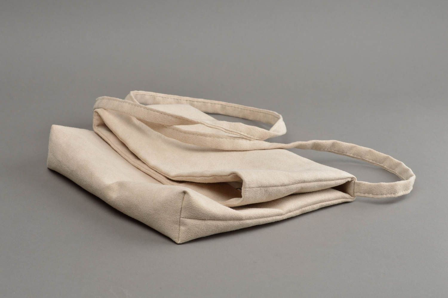 Petit sac pour femme en suède artificiel fait main pliable accessoire beige photo 2