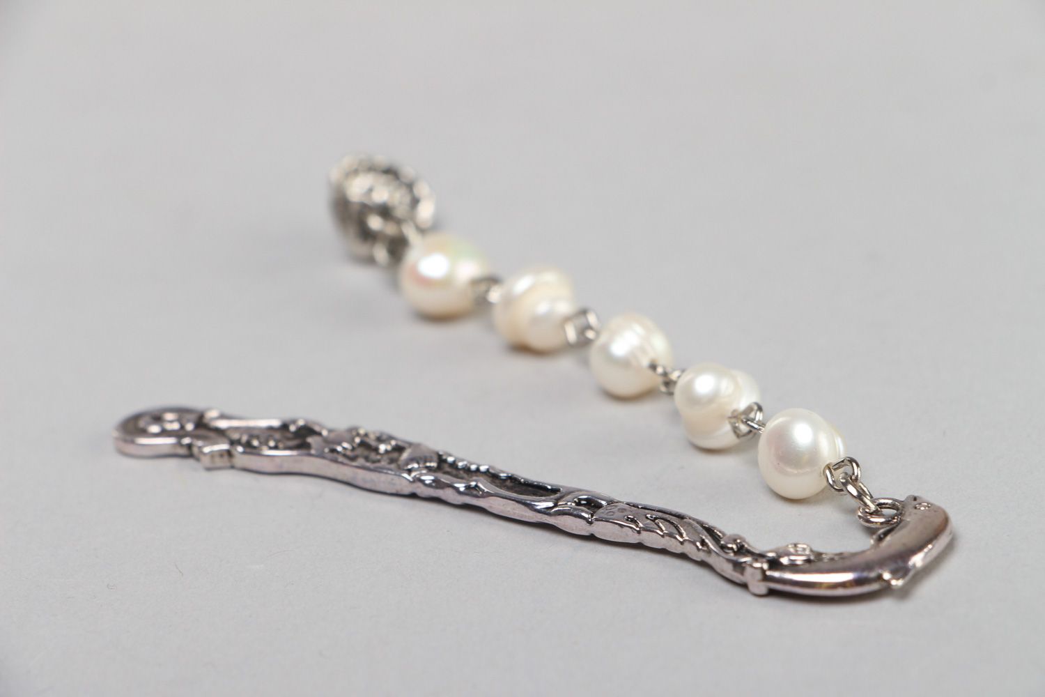 Handmade exquisite metal bookmark with pearl charm for lovers of reading photo 3