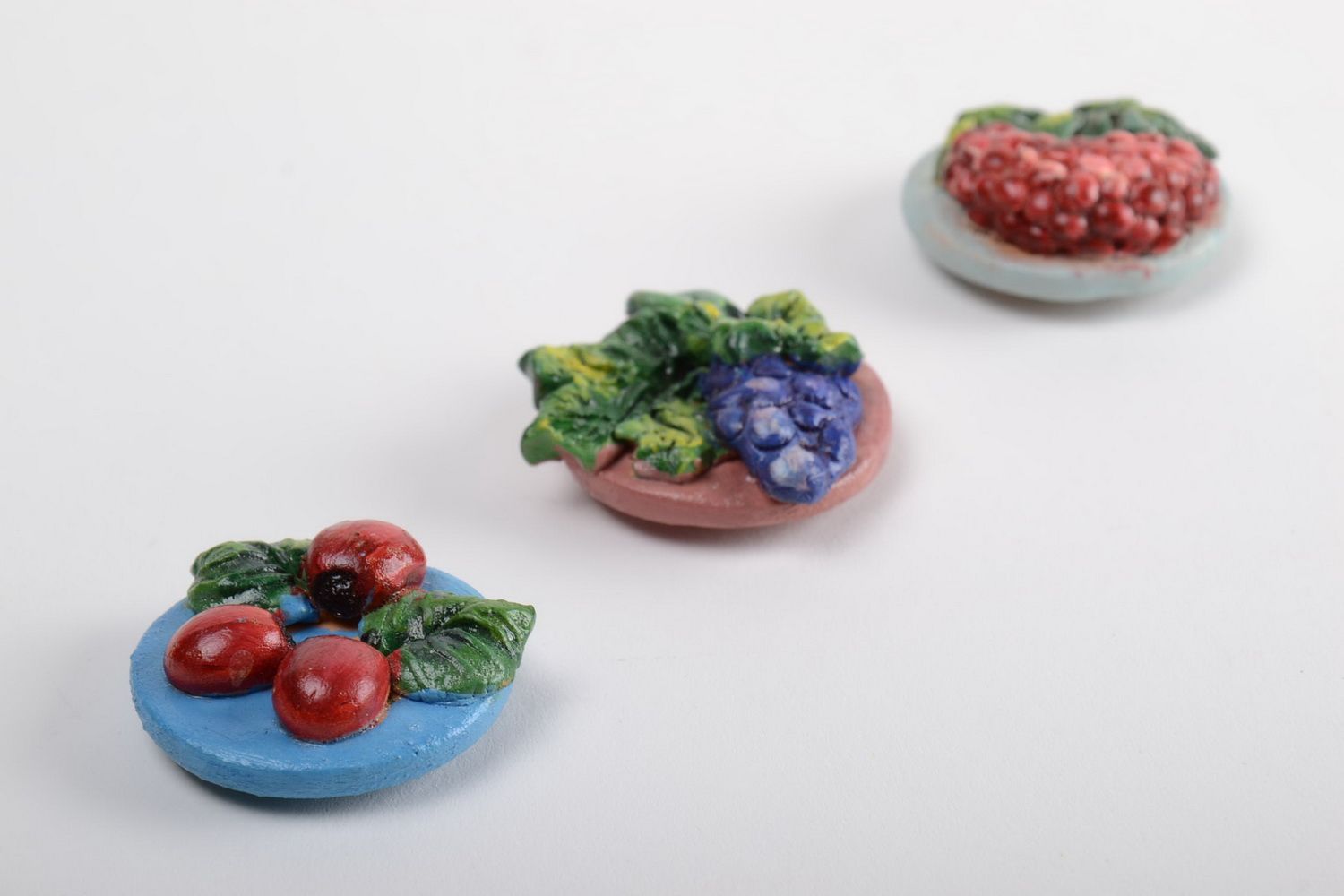 Красочные глиняные магниты на холодильник ручной работы 3 шт расписные фото 2