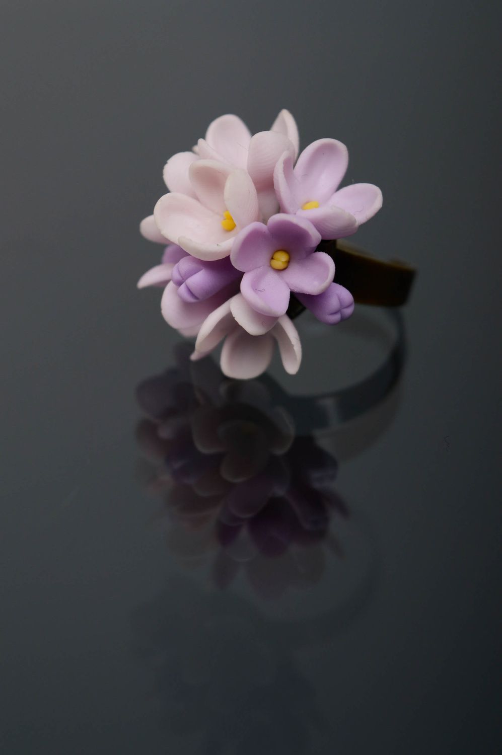 Bague fleur en porcelaine froide lilas faite main photo 1