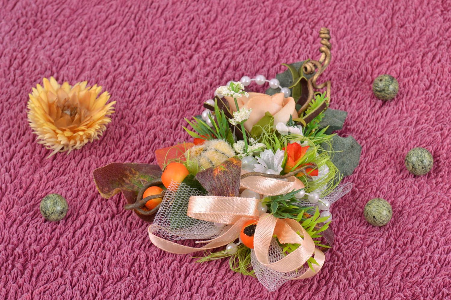 Dekorative Blumen Komposition für Accessoire Haarspange oder Brosche Rohling foto 1
