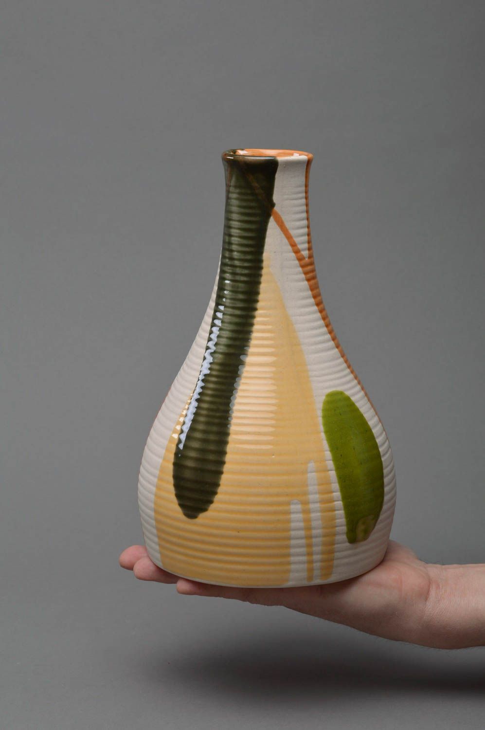Vase décoratif multicolore pour fleurs de forme original fait main en porcelaine photo 4