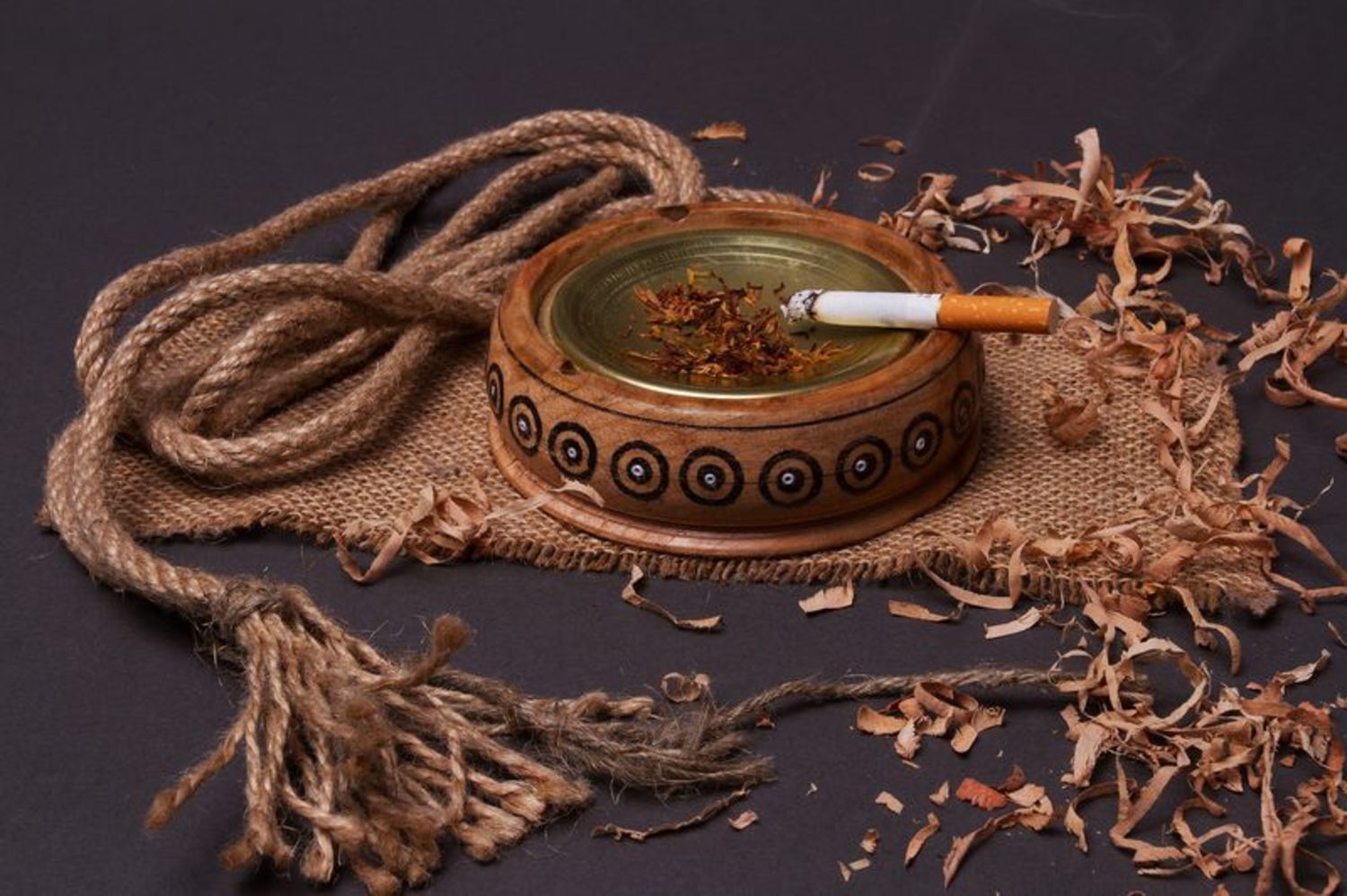 Wooden ashtray photo 1