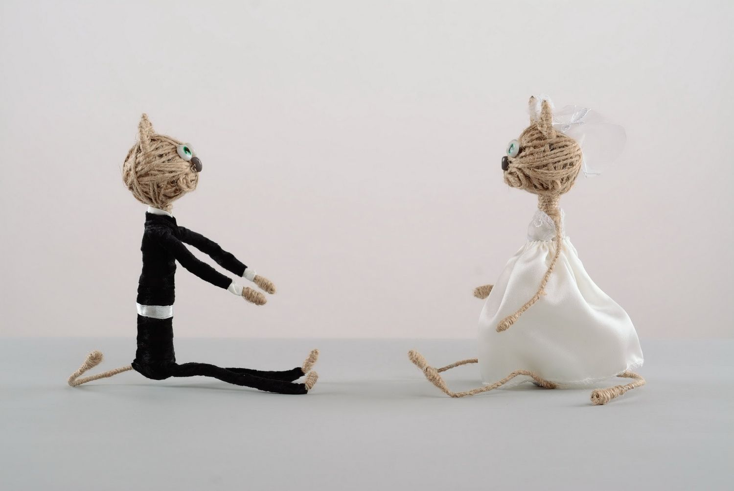 Figurine made of whipcord Bride and Groom photo 3