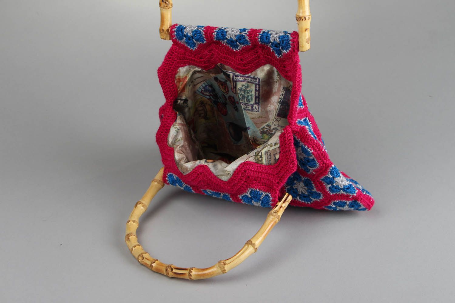 Blue and red crochet purse photo 4