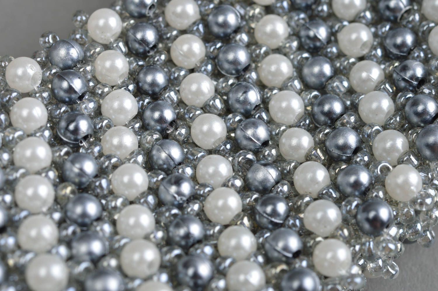 Bracelet en perles de rocaille et perles fantaisie fait main large Argent doux photo 5