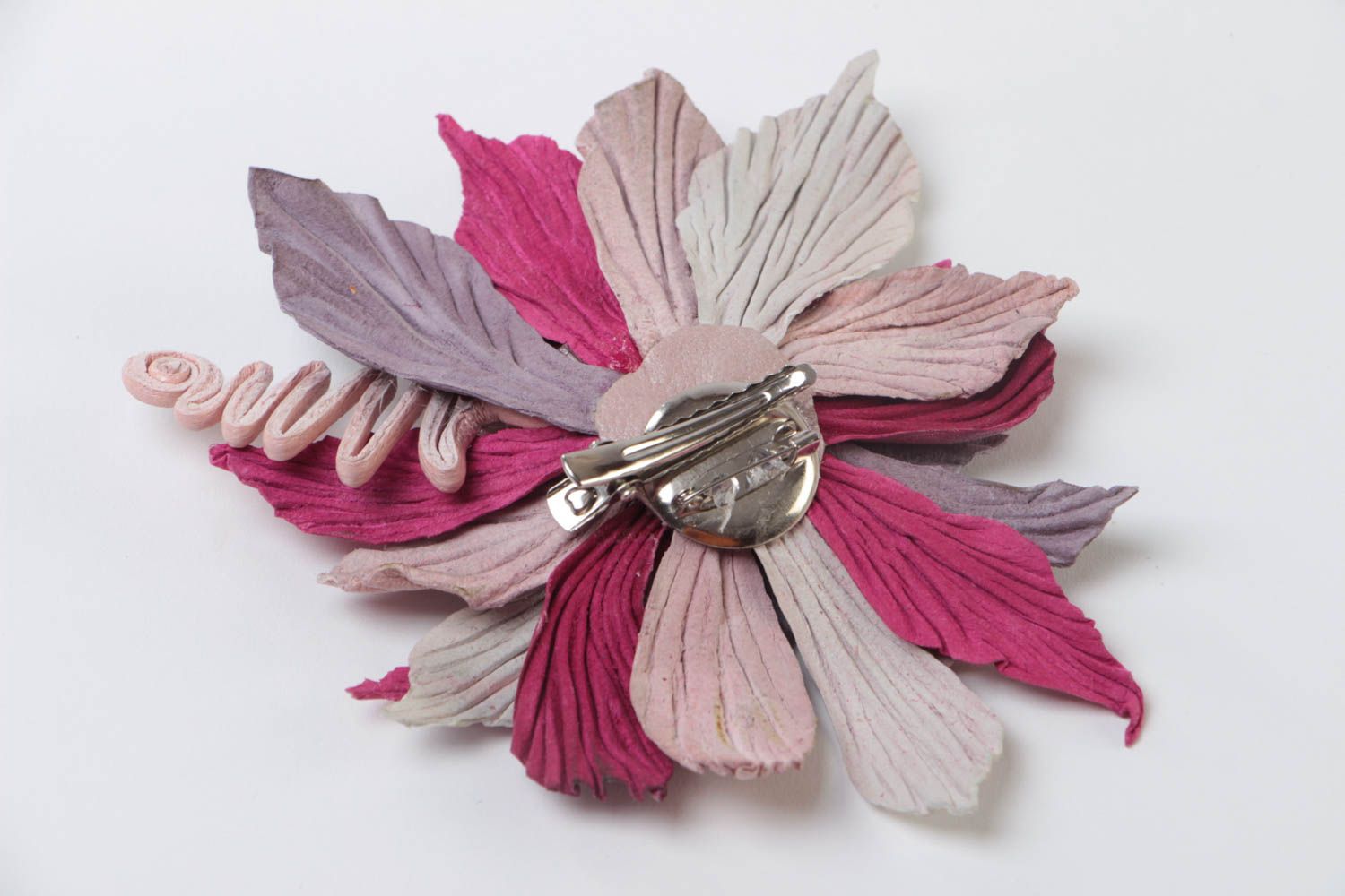 Beautiful bright handmade genuine leather flower brooch of pink color photo 4