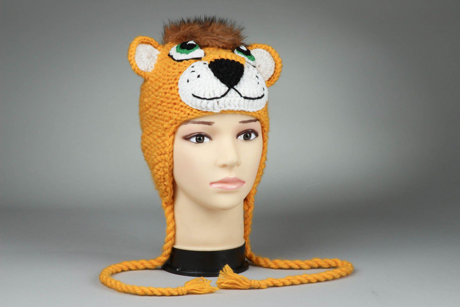 Handmade crocheted hat Lion photo 1