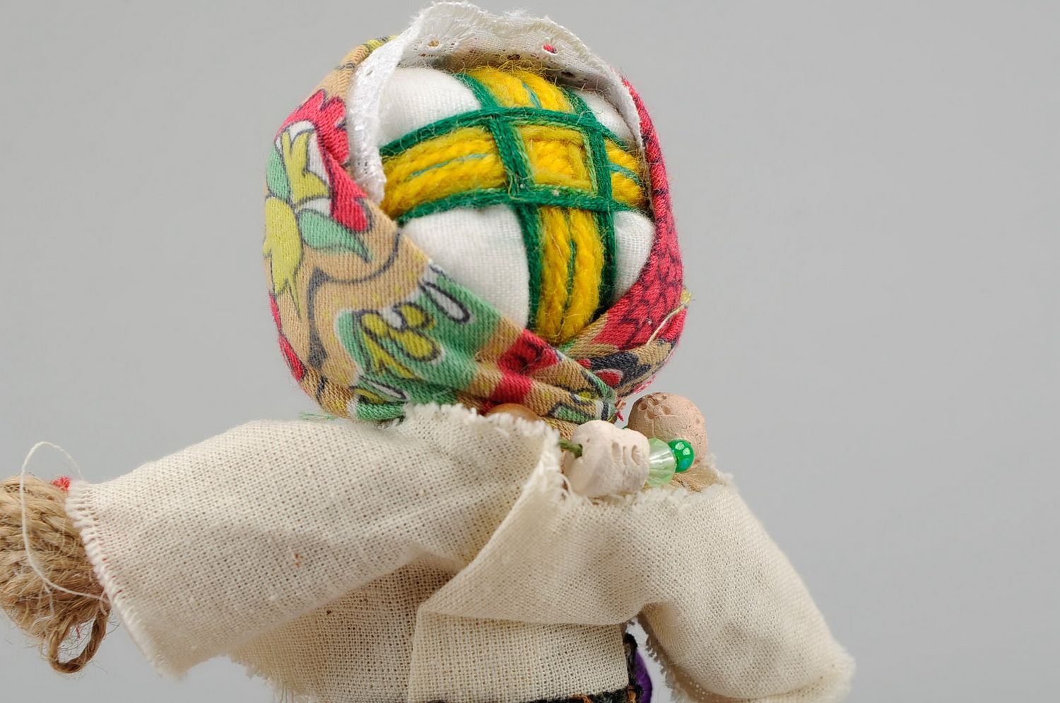 Handgemachte kuschelige Puppe Motanka aus Sackleinen foto 5