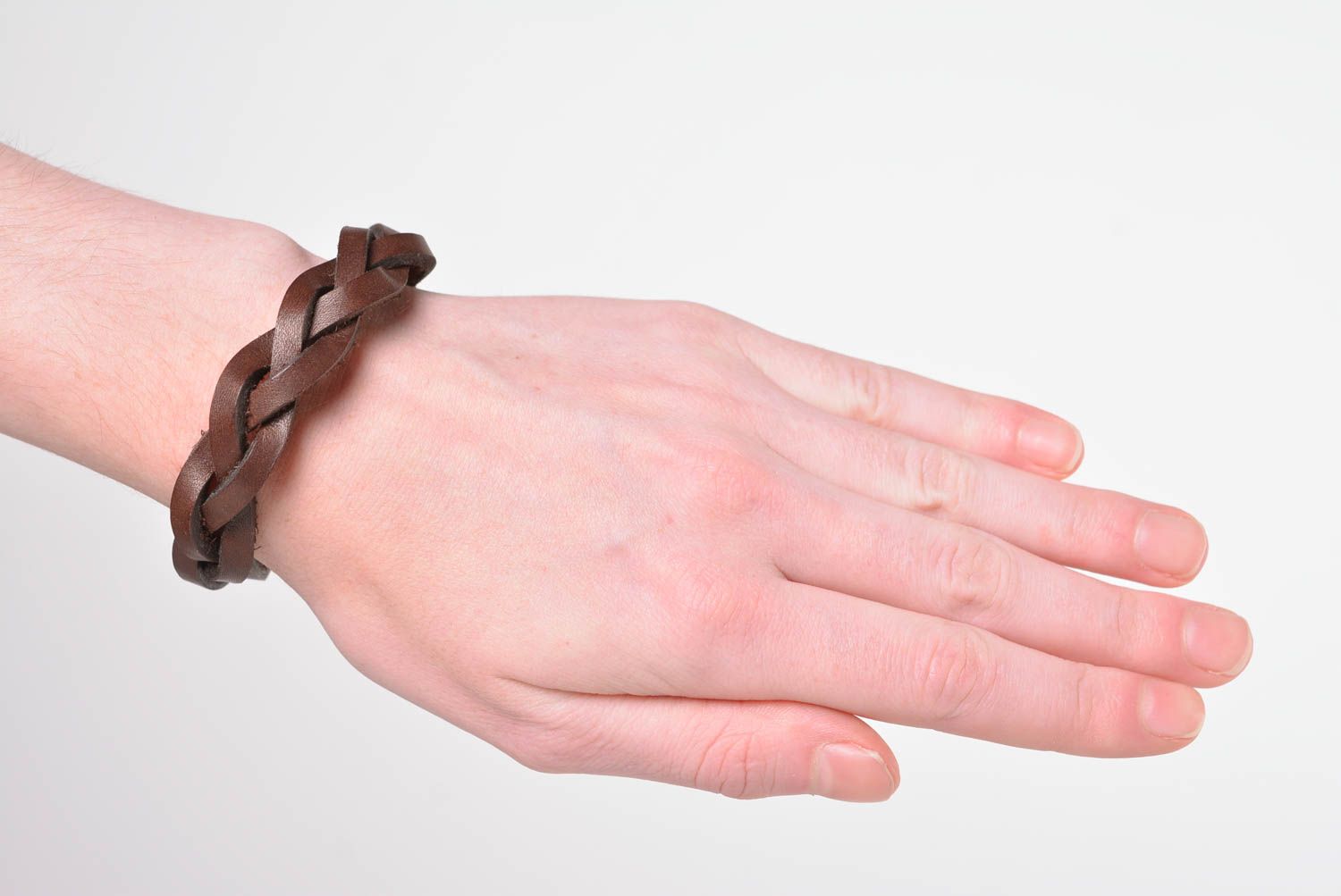 Bracelet cuir Bijou fait main marron tressé élégant Accessoire design femme photo 2