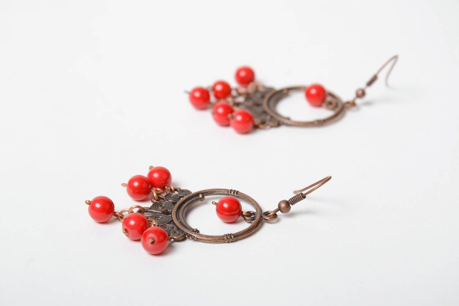 Handmade designer wire wrap copper dangling earrings with small red coral beads photo 3