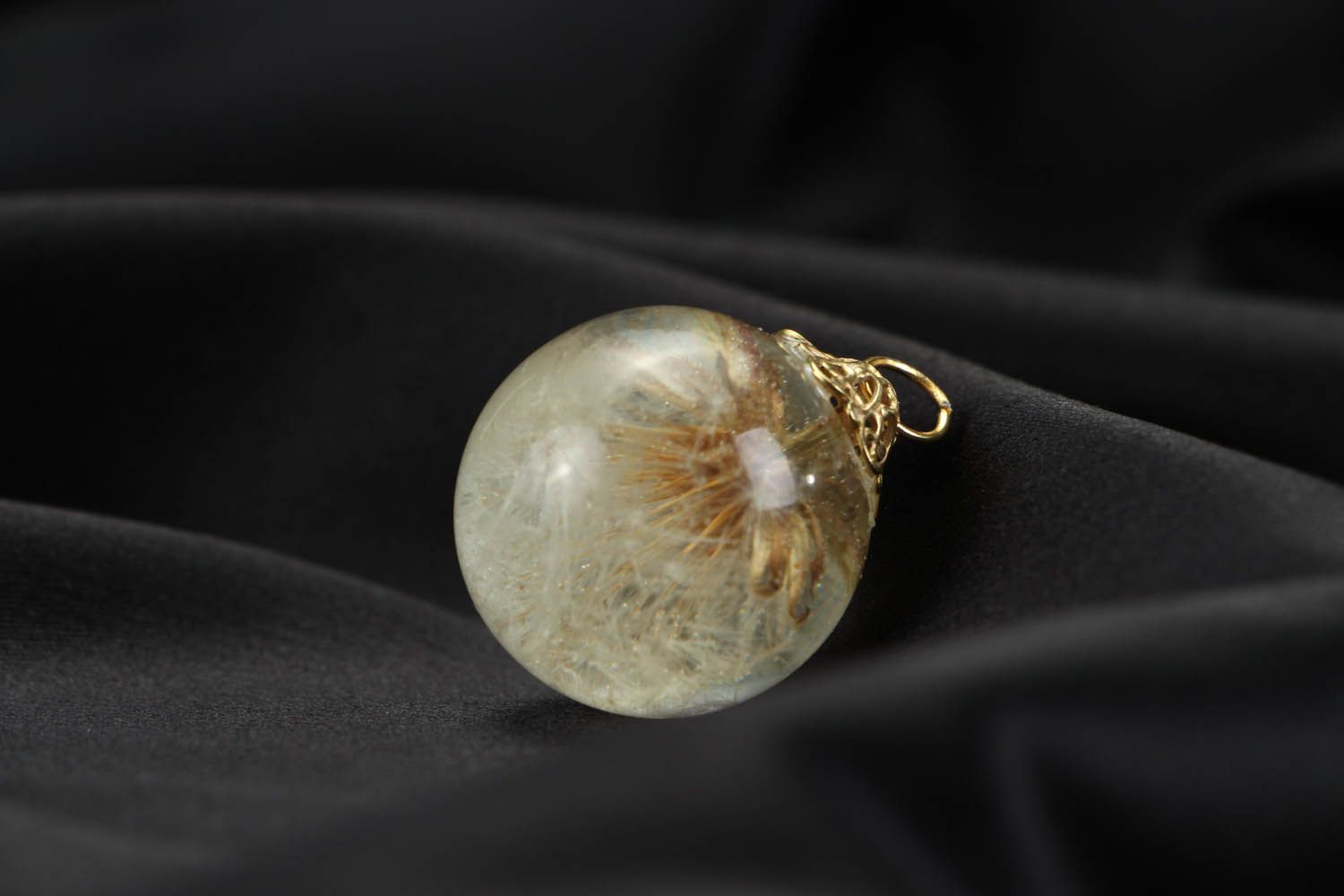 Neck pendant with the real dandelion coated with epoxy photo 4