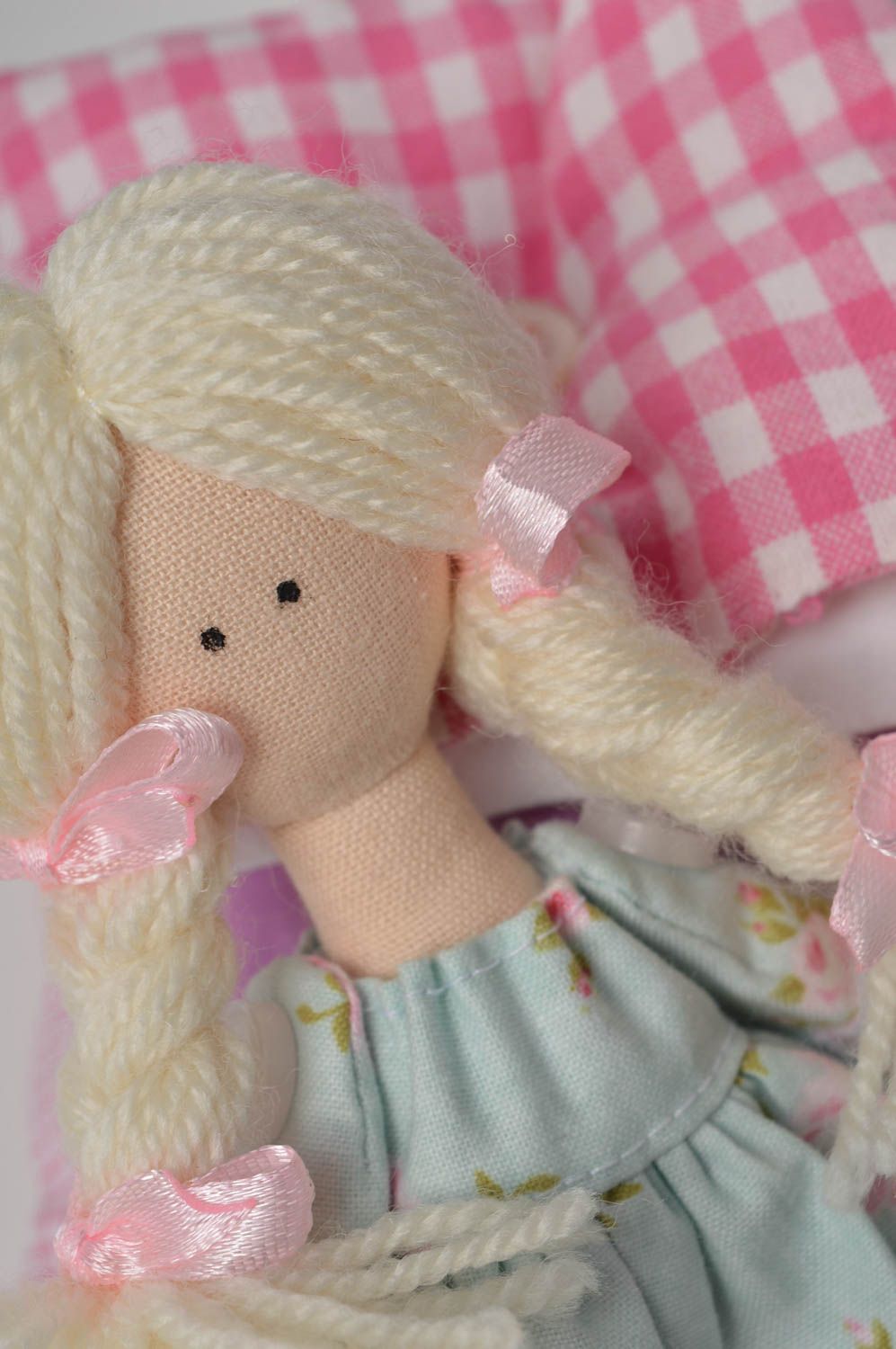 Bambola in stoffa fatta a mano pupazzo di pezza per interni giocattolo ecologico foto 3