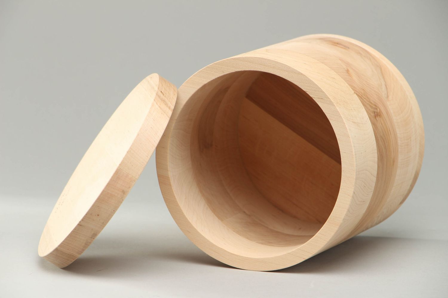Pieza en blanco de madera con forma de pote para productos a granel foto 3