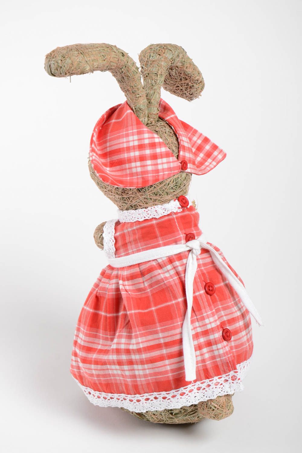 Statuette décorative Hase en robe rouge à carreaux faite main en herbe séchée photo 4