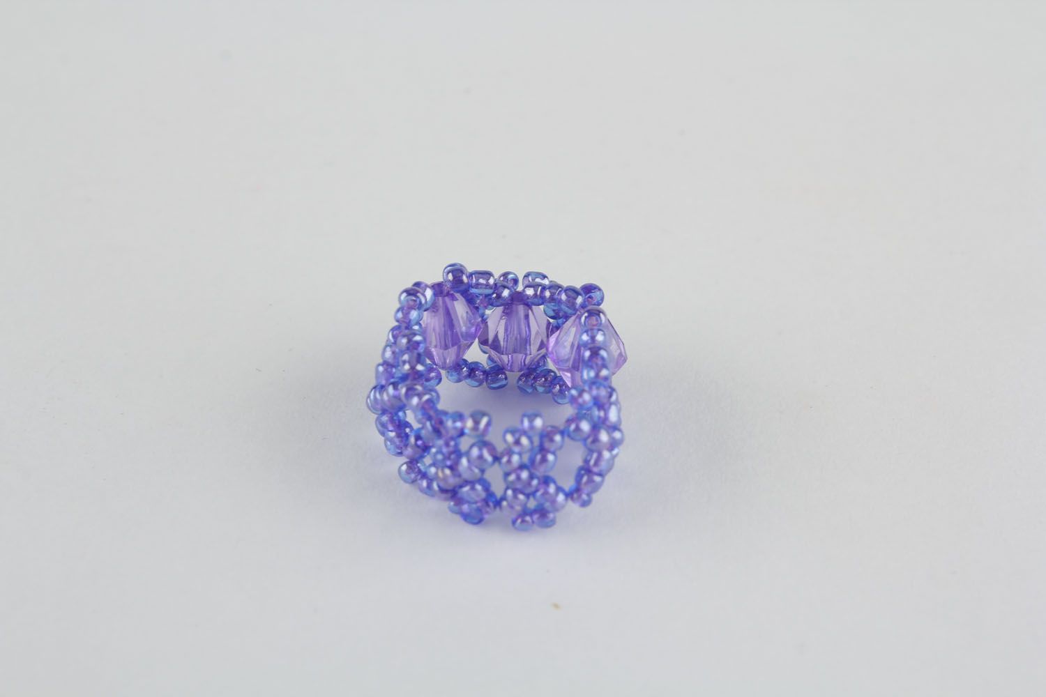 Violet beaded ring photo 2