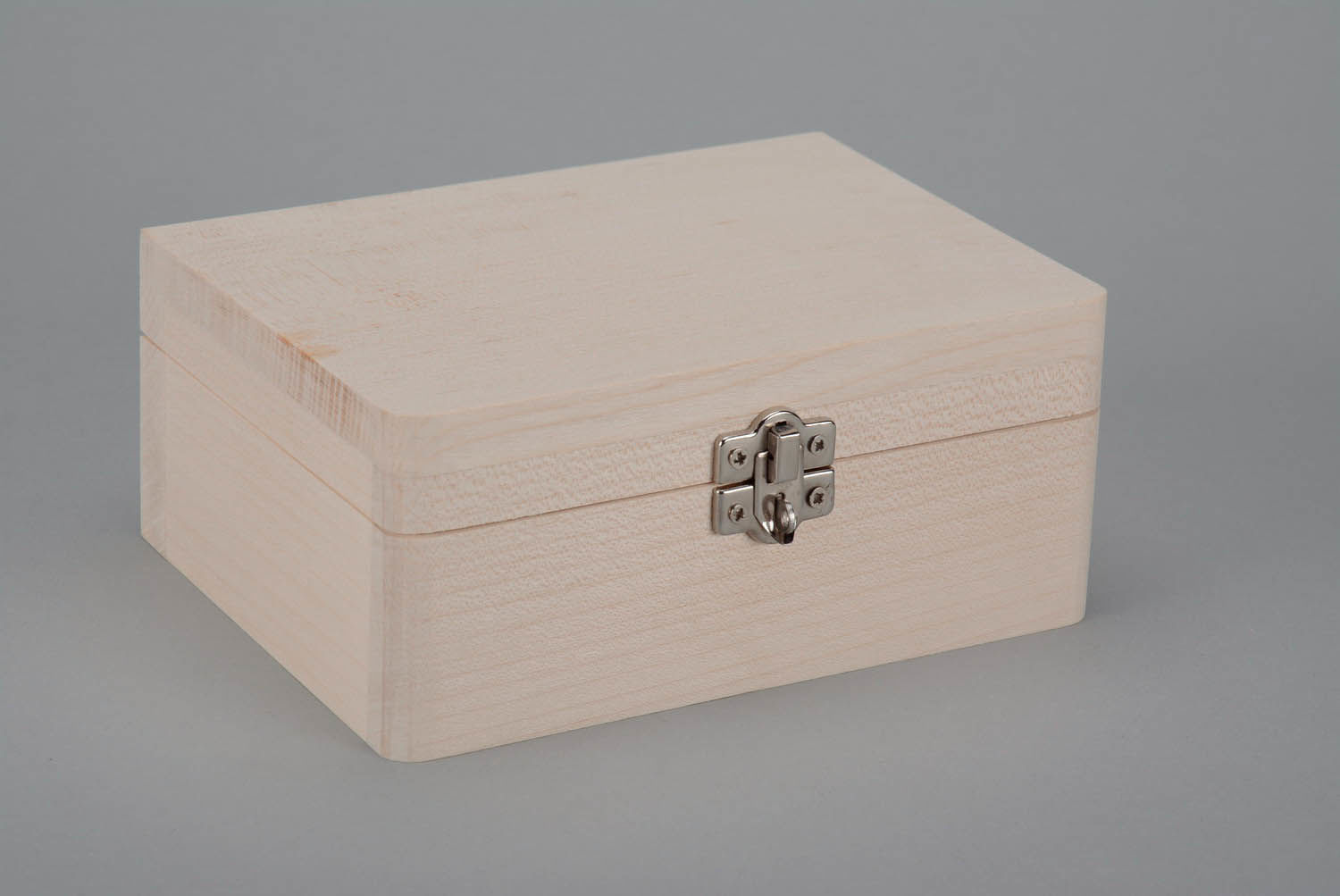 Wooden blank box with a latch photo 1
