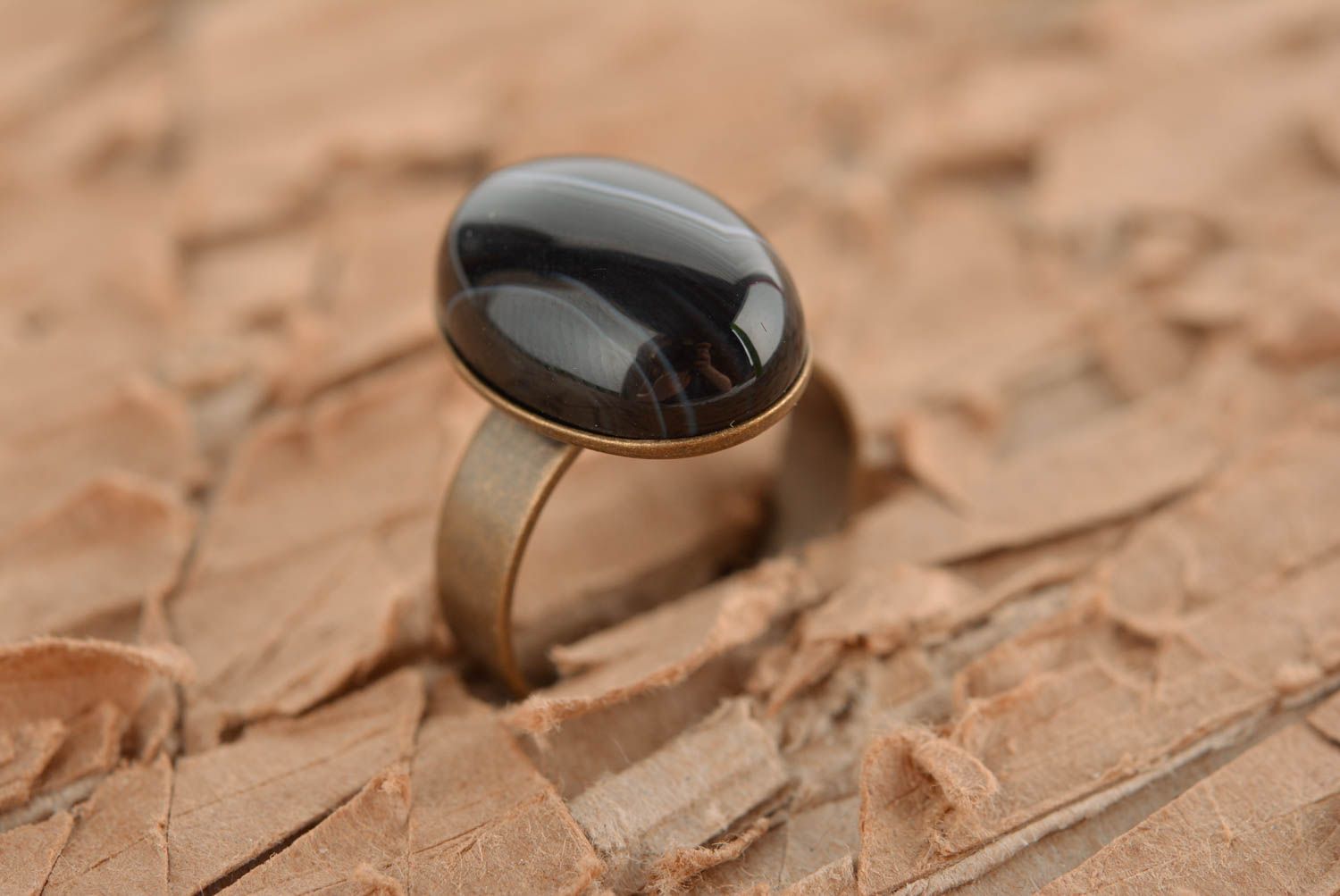 Красивое кольцо украшение ручной работы необычное кольцо с черным камнем фото 1