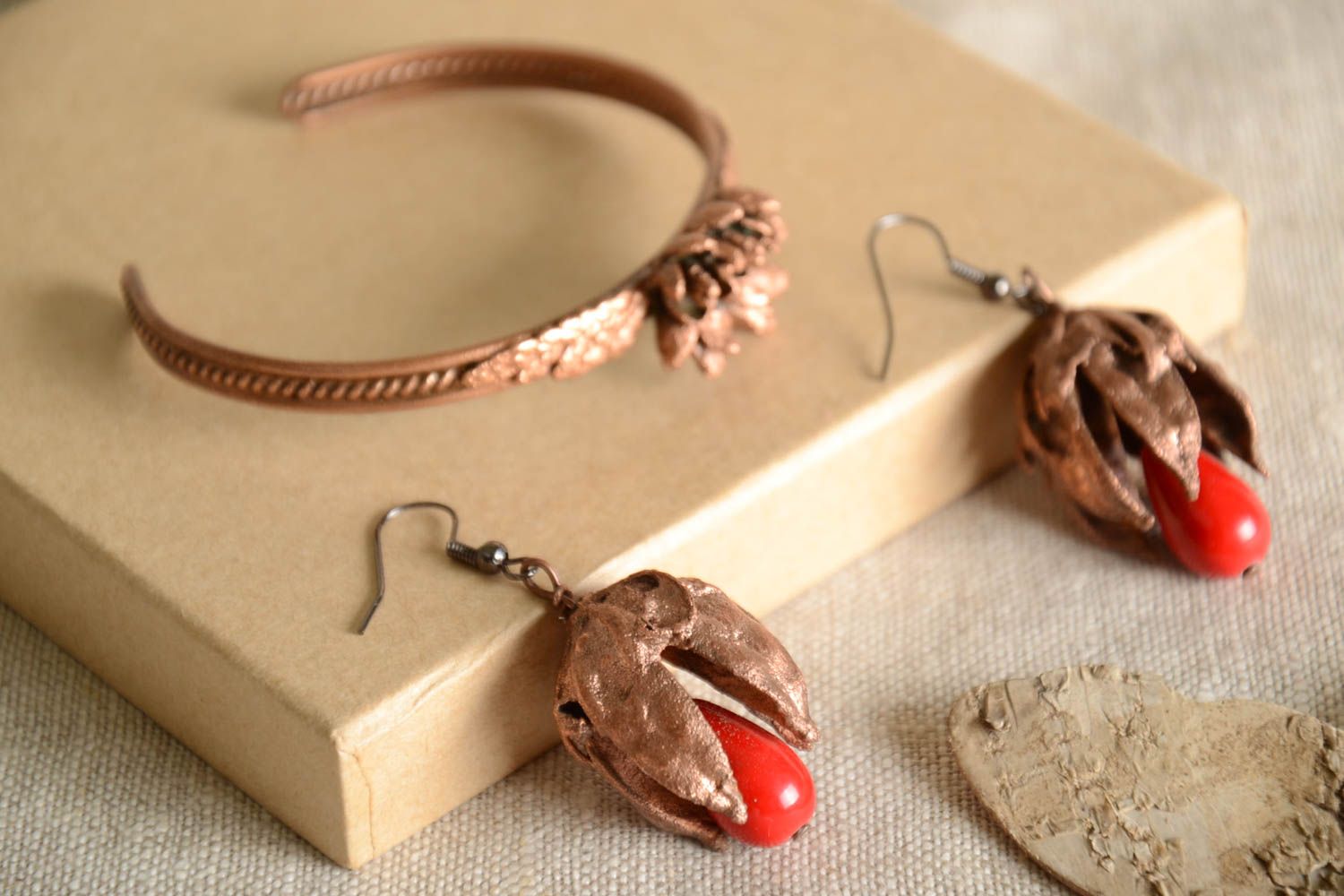 Stylish handmade copper bracelet copper earrings metal jewelry set designs photo 1