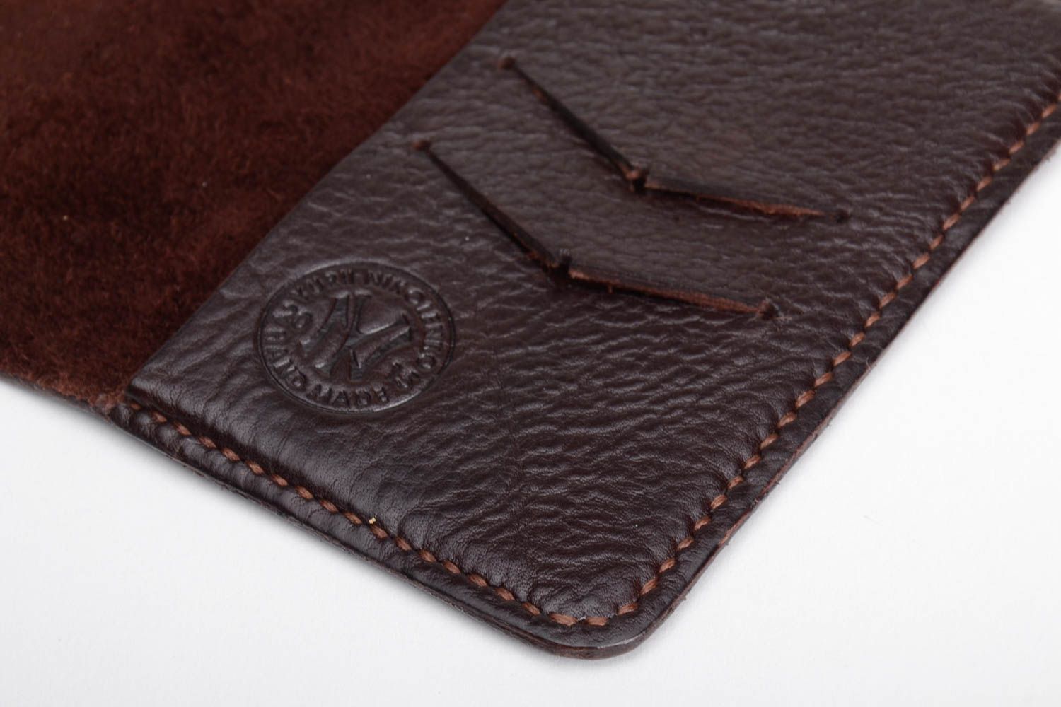 Stilvolle braune Passhülle aus Leder handmade originell schön für Reisepass foto 4
