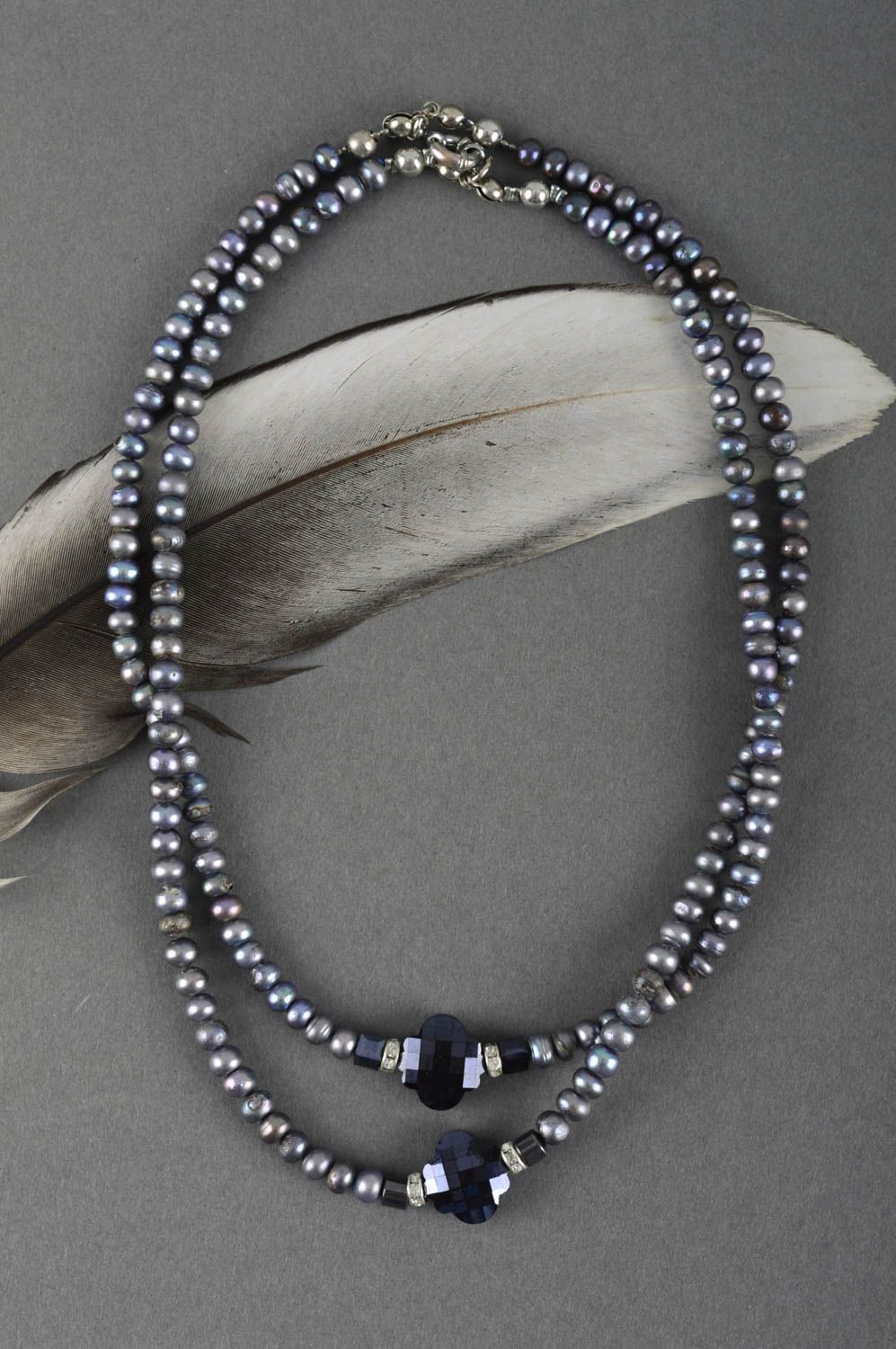 Collier tendance Bijou fait main gris perles strass cristaux Cadeau femme photo 1