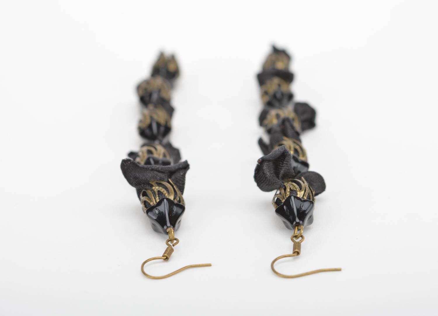 Boucles oreilles pendantes Bijou fait main fleurs noires Cadeau pour femme photo 5