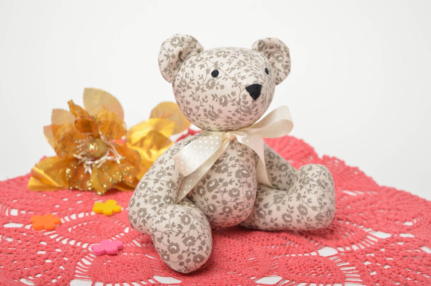 Peluche ourson faite main Jouet en tissu blanc à motif floral Cadeau enfant photo 1