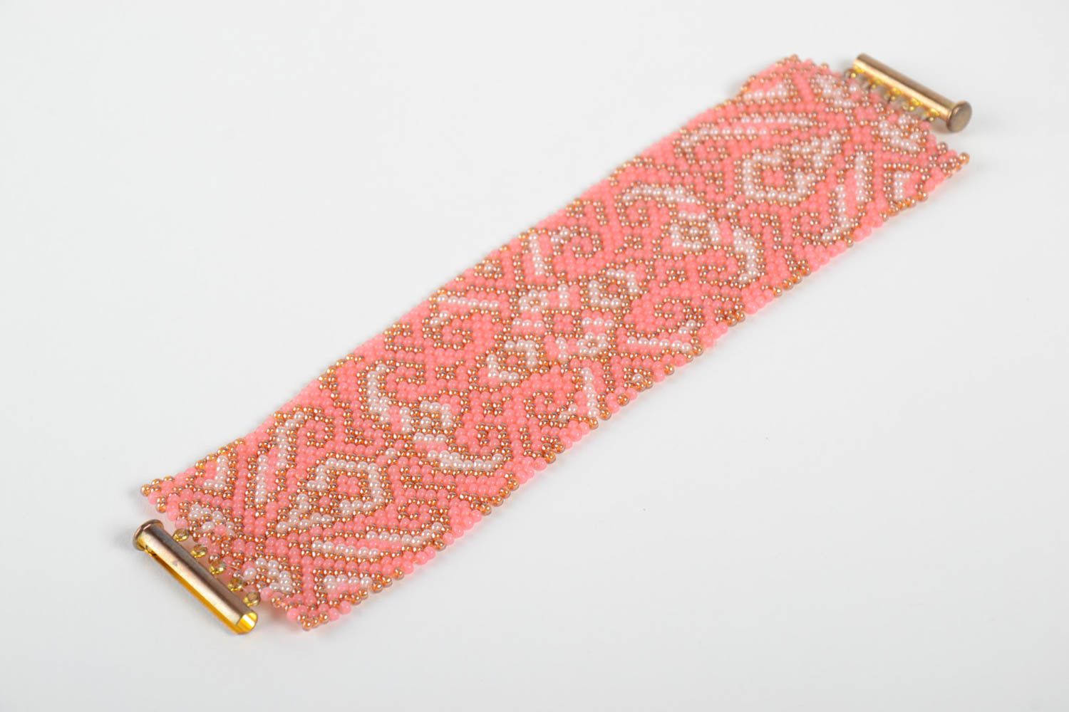 Объемный браслет из бисер розовый плетеный с узорами красивый ручной работы фото 4