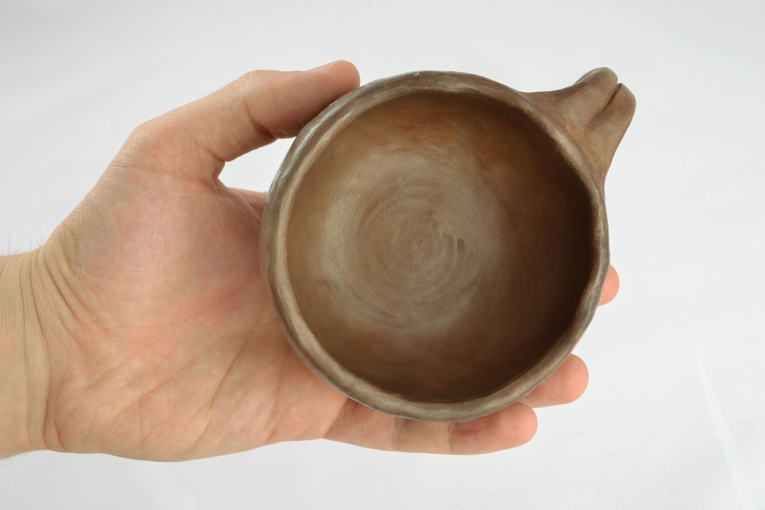 Large tasse en argile faite main  photo 4