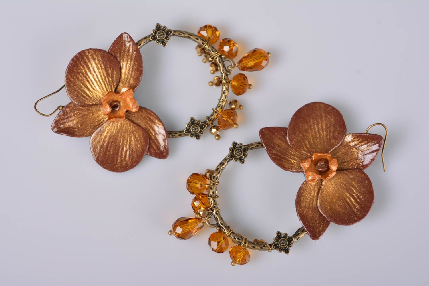 Massive braune lange Blumen Ohrringe aus Polymerton für Frauen reine Handarbeit foto 4