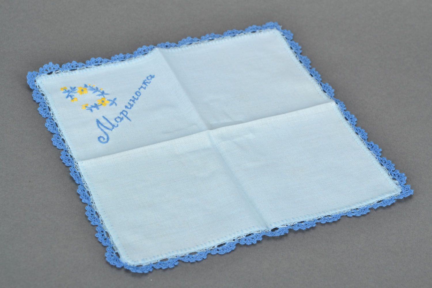 Personalized handkerchief with embroidery photo 2