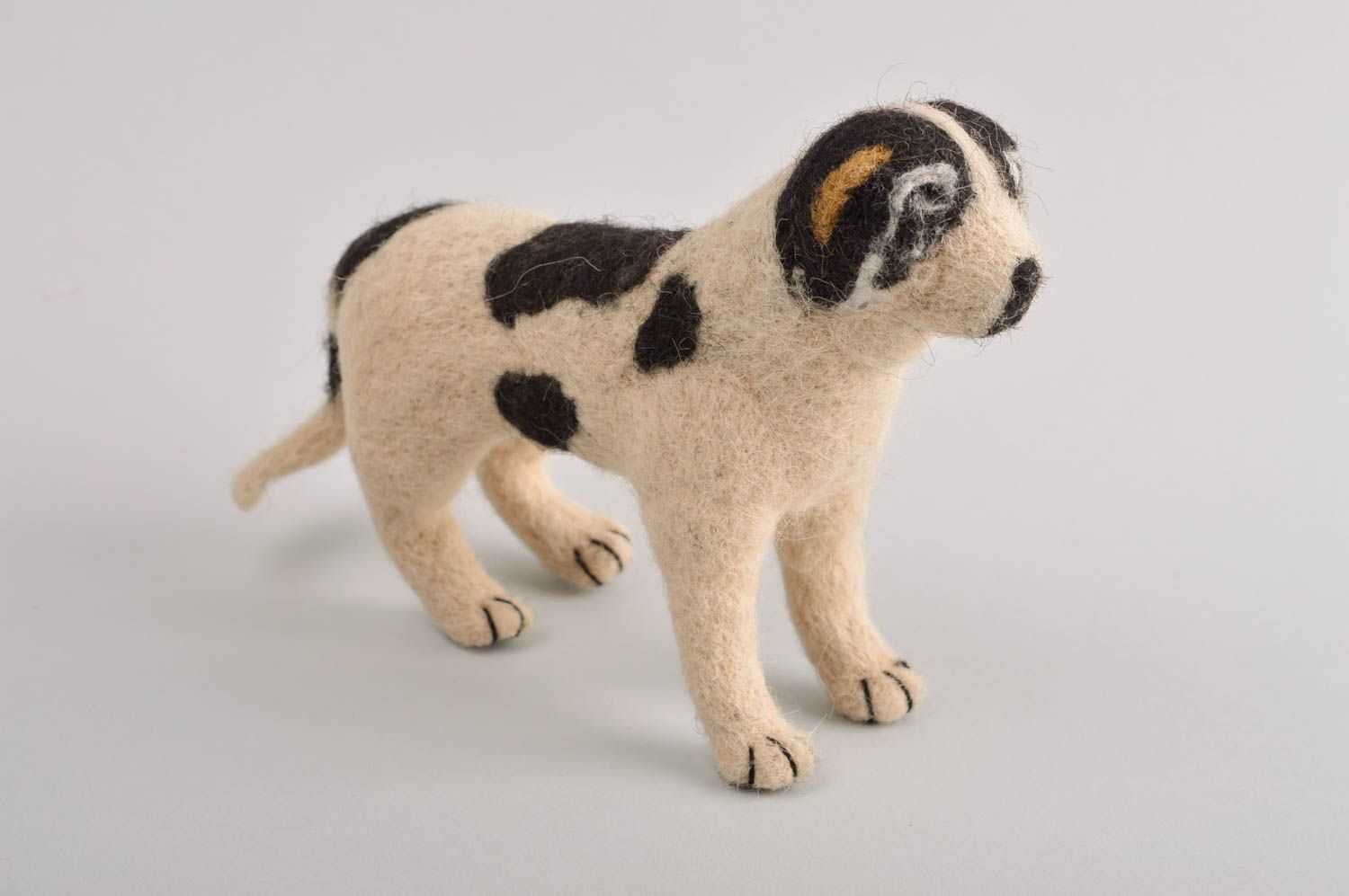 Schönes Kuscheltier Hund handmade Spielzeug aus Wolle Geschenk für Kinder foto 2