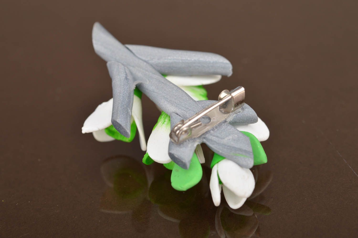 Handmade Blume Brosche aus Polymer Ton Designer Schmuck in Weiß und Grün foto 3