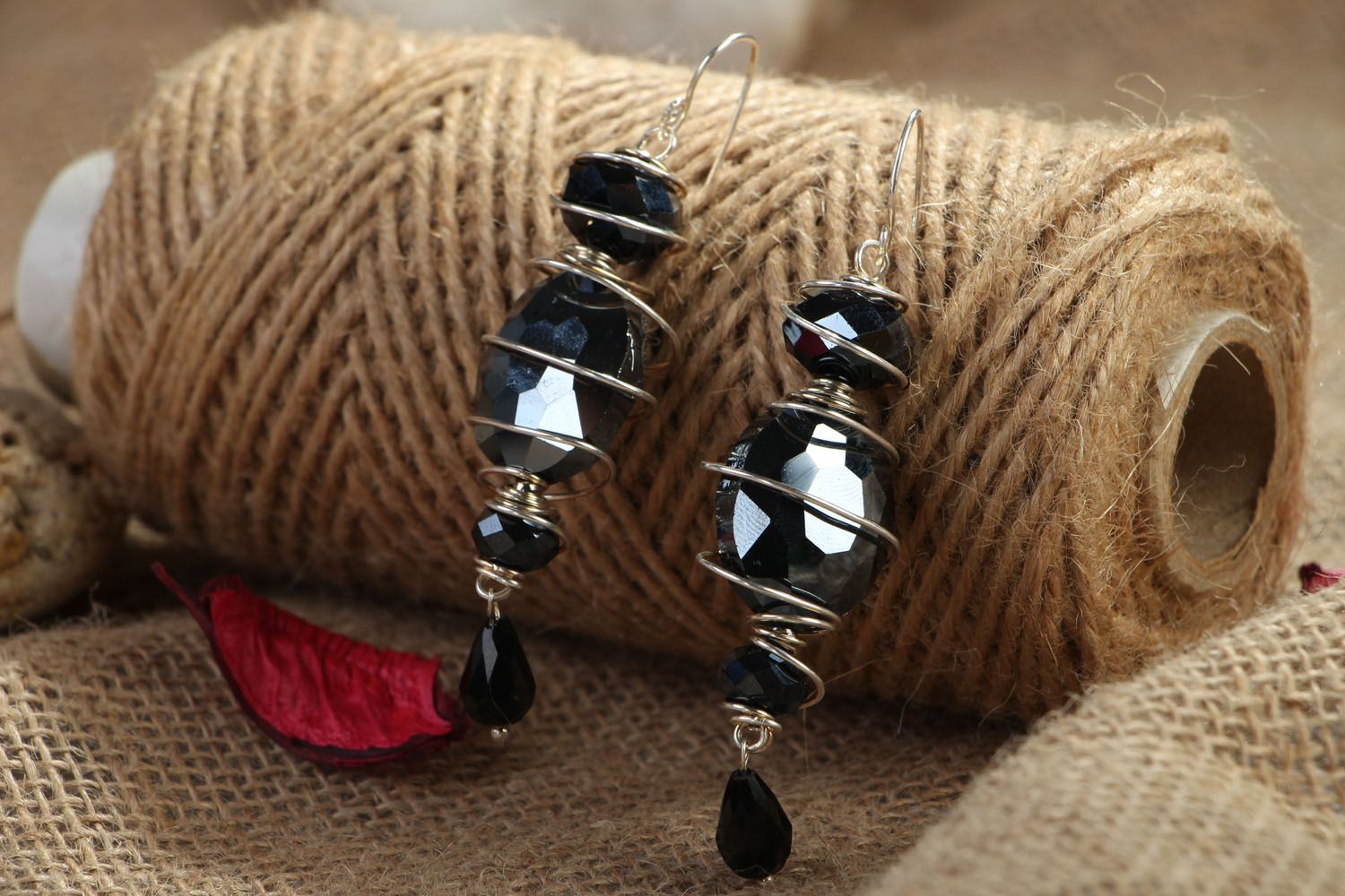 Fashionable earrings with crystal beads photo 3
