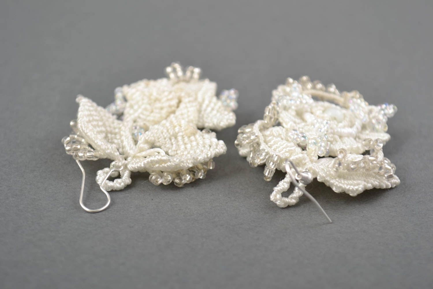 Handmade Blumen Ohrringe in Weiß Designer Schmuck Accessoire für Frauen foto 3