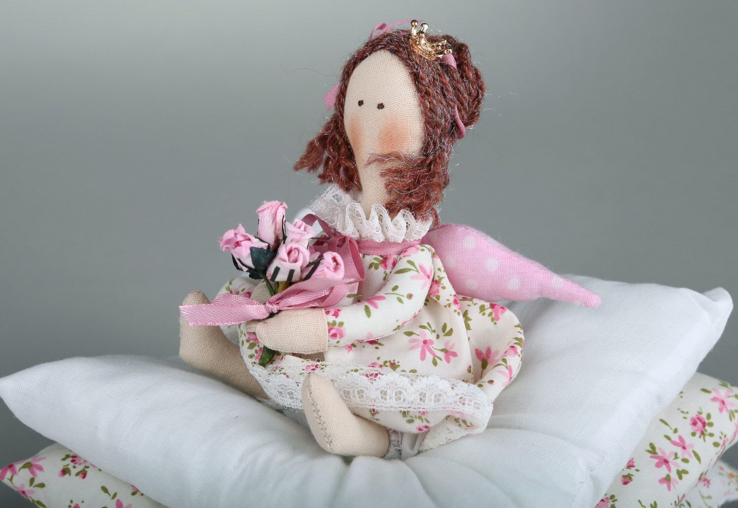 Puppe Tilda Prinzessin auf der Erbse mit Blumen foto 2
