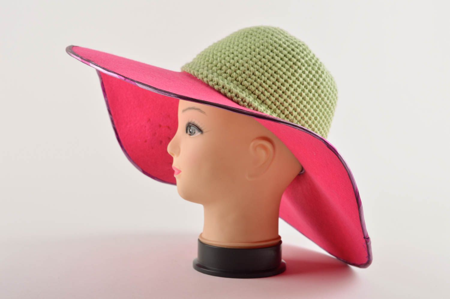 Handmade gehäkelter Hut Damen Accessoire Hut mit Krempe rosa für Sommer foto 3