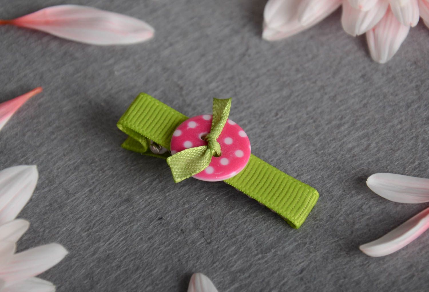 Green hairpin for girls handmade elegant barrette made of ribbons with button photo 1