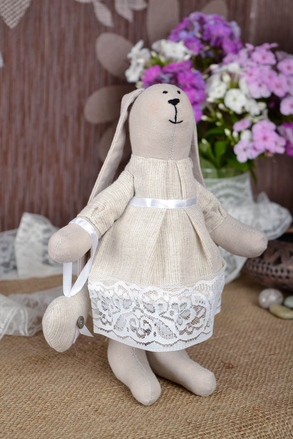 Игрушка заяц ручной работы авторская игрушка в кружевном платье стильный подарок фото 1