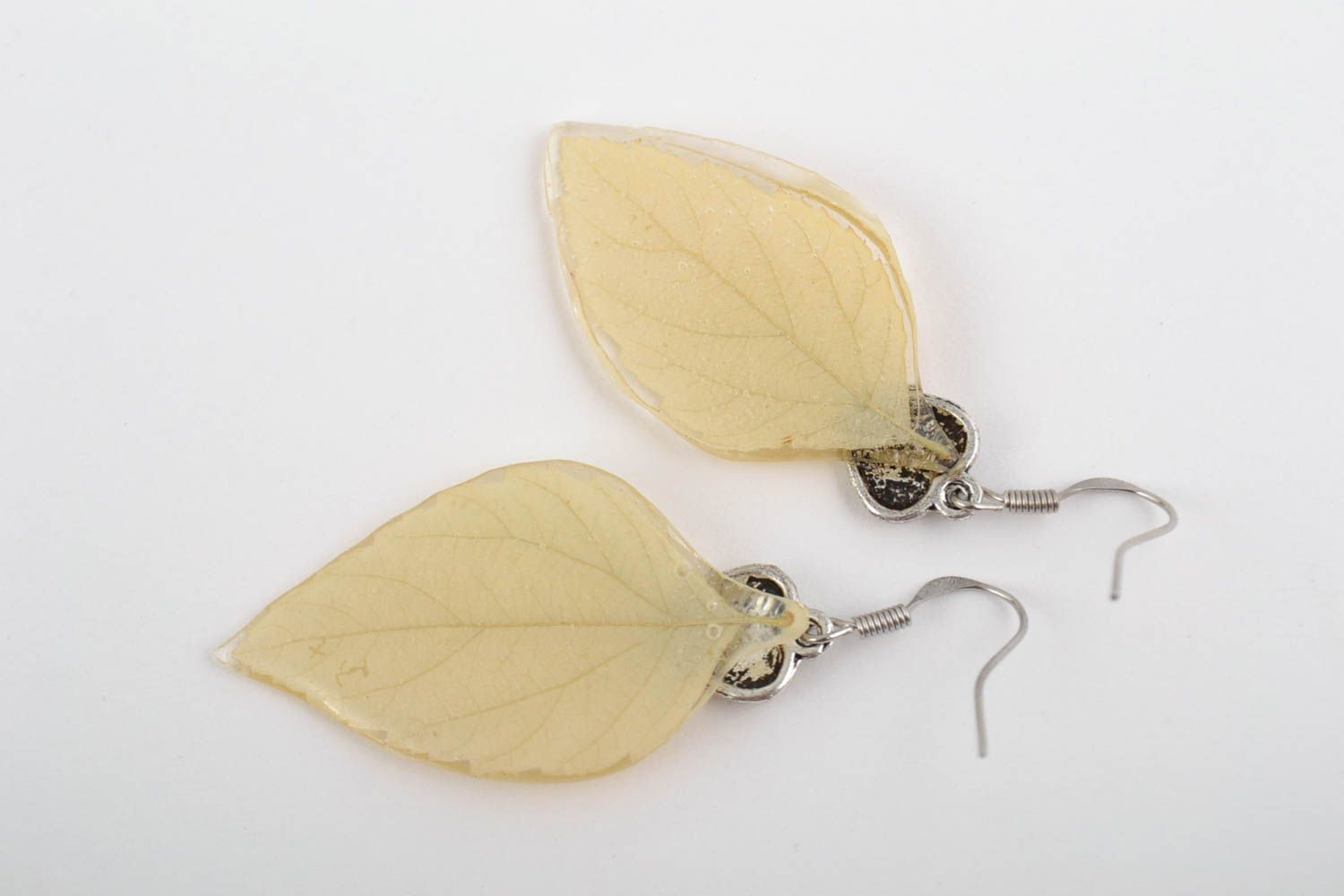 Handmade designer tender earrings with natural leaves in epoxy resin photo 3