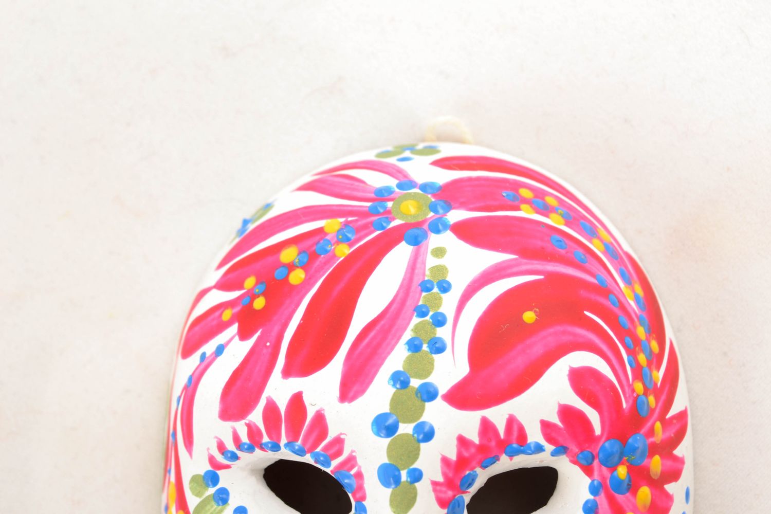 Интерьерная подвеска карнавальная маска Радость фото 3