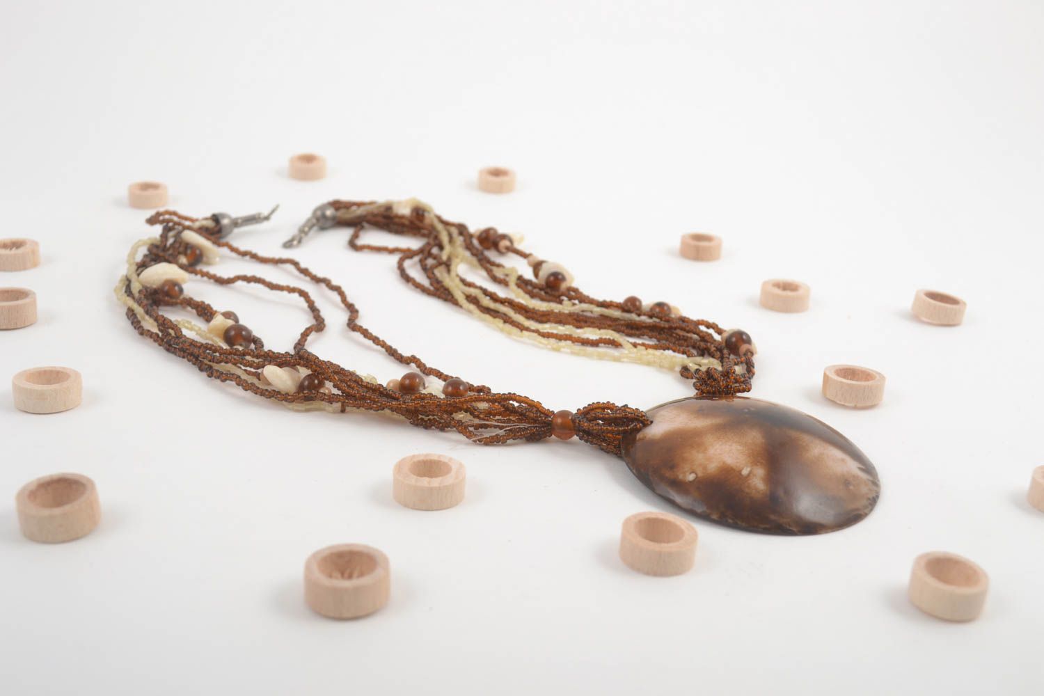 Collier pendentif rond Bijou fait main os agate perles rocaille Accessoire femme photo 1