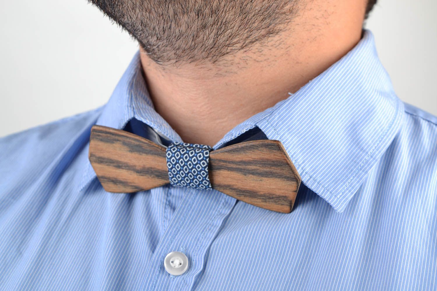 Handmade wooden bow tie photo 4