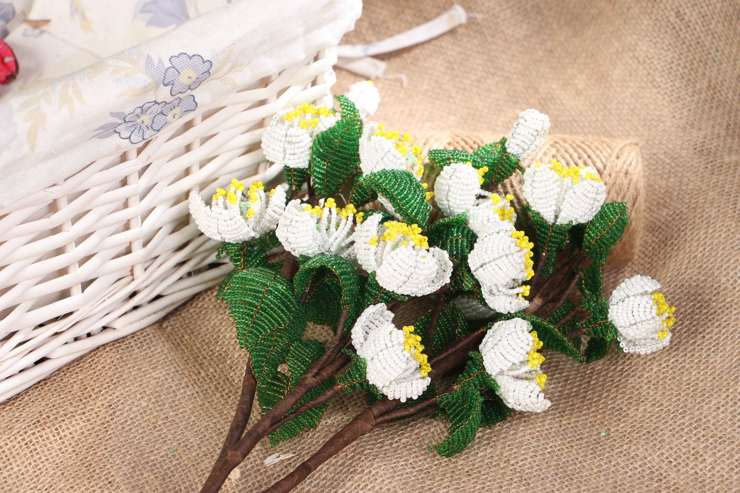 Fiori fatti a mano fiori decorativi intrecciati con perline decorazioni casa foto 4