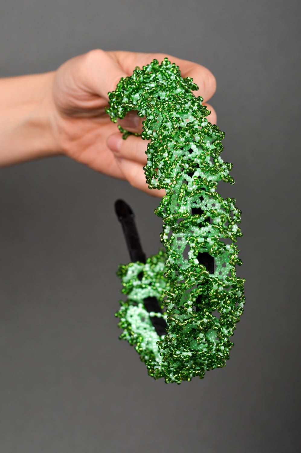 Handmade grüner Haarreif mit Perlen Accessoire für Haare Glasperlen Schmuck  foto 3