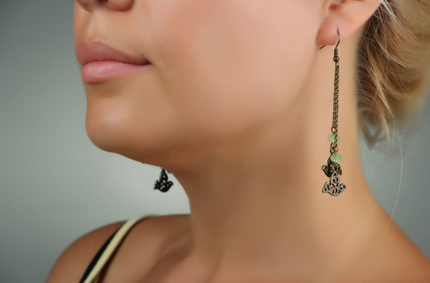 Long earrings made of bronze & crystal photo 4